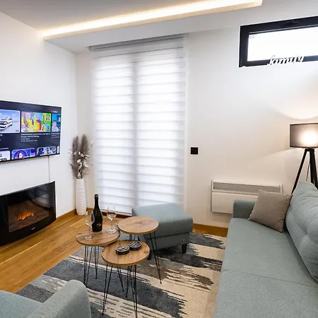 Dameski House Srebrni Vrhovi דירה *